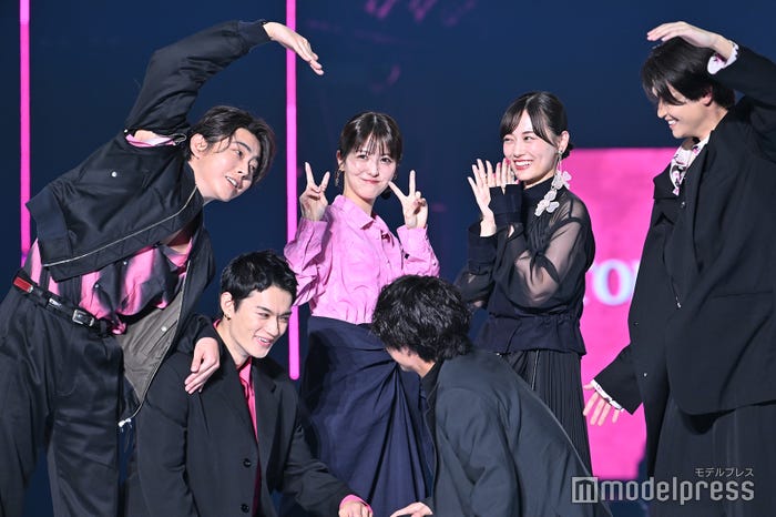 倉悠貴、佐野勇斗、浜辺美波、赤楚衛二、山下美月、西垣匠(C)モデルプレス