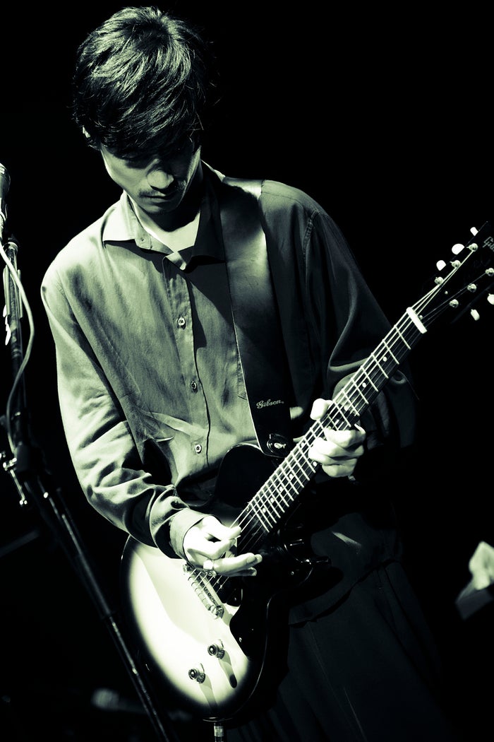 錦戸亮 終始たった1人で弾き語り 武道館初の無観客ライブがトレンド入りの反響 モデルプレス