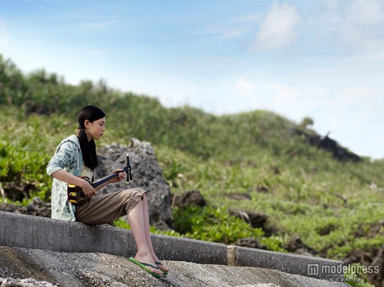 三吉彩花／場面カット（C）2012「旅立ちの島唄～十五の春～」製作委員会