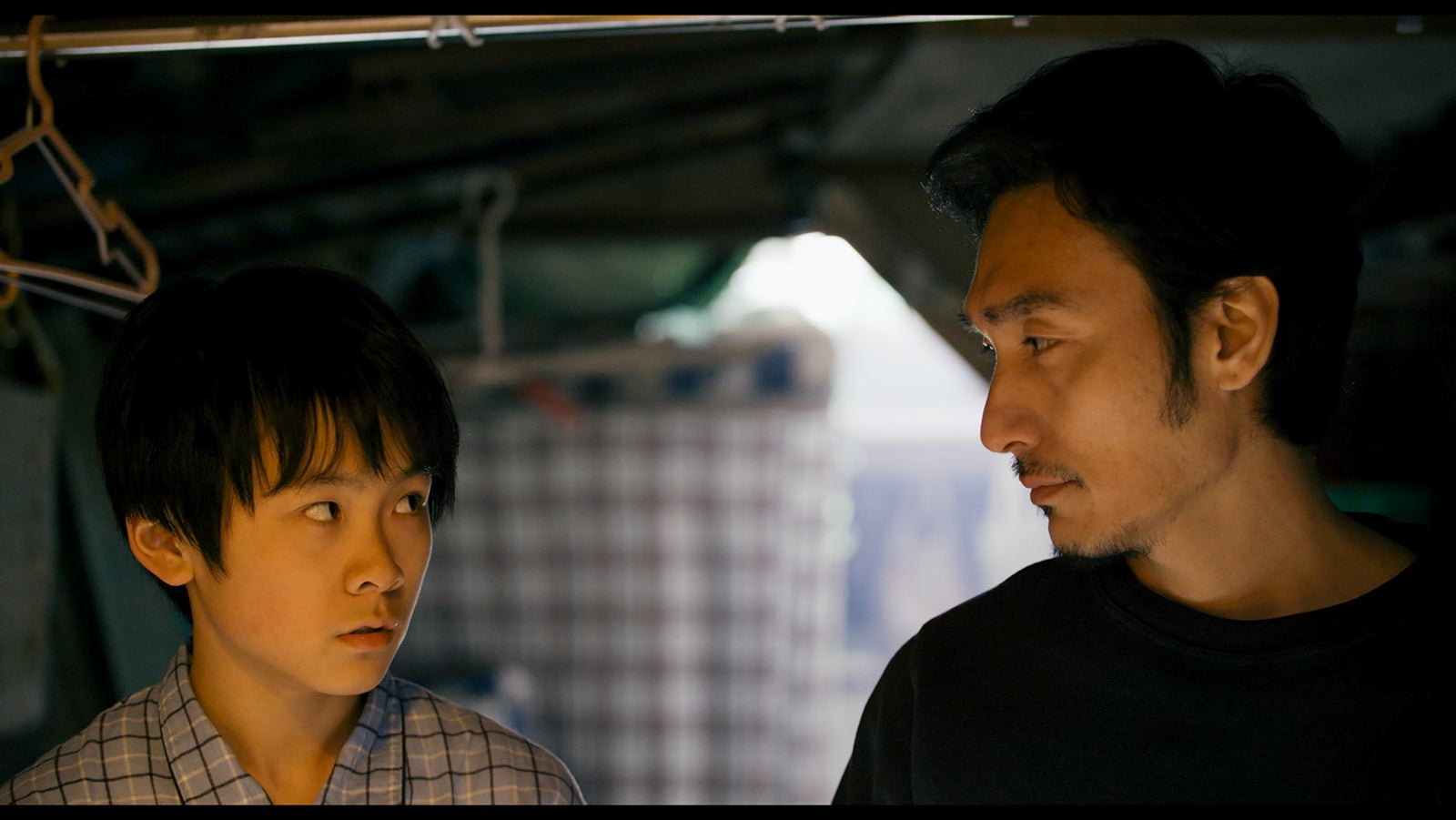 山崎光、草なぎ剛 （C）2019「まく子」製作委員会／西加奈子（福音館書店）