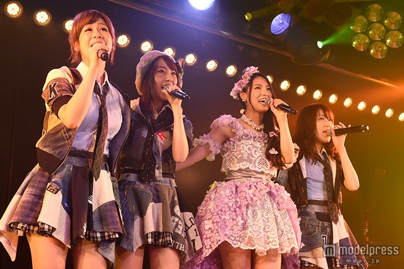 ステージの様子（C）AKS