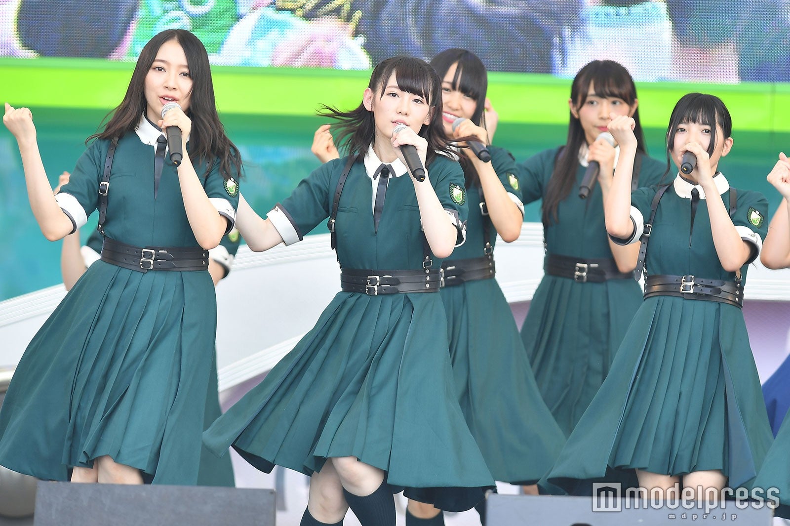 佐藤詩織、小池美波、菅井友香、渡辺梨加、上村莉菜（C）モデルプレス