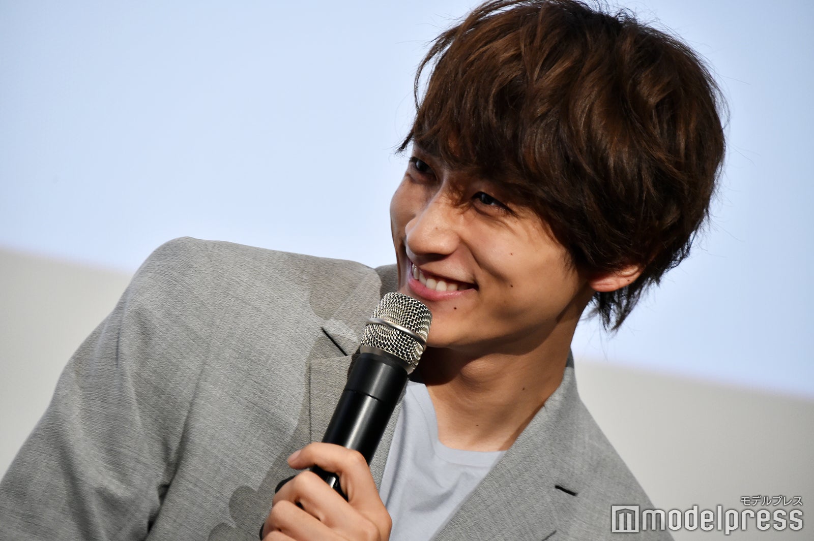 MCに腹黒くないか問われ、「わかりませんよぉ～？」と答えた時のたくらみ顔（C）モデルプレス