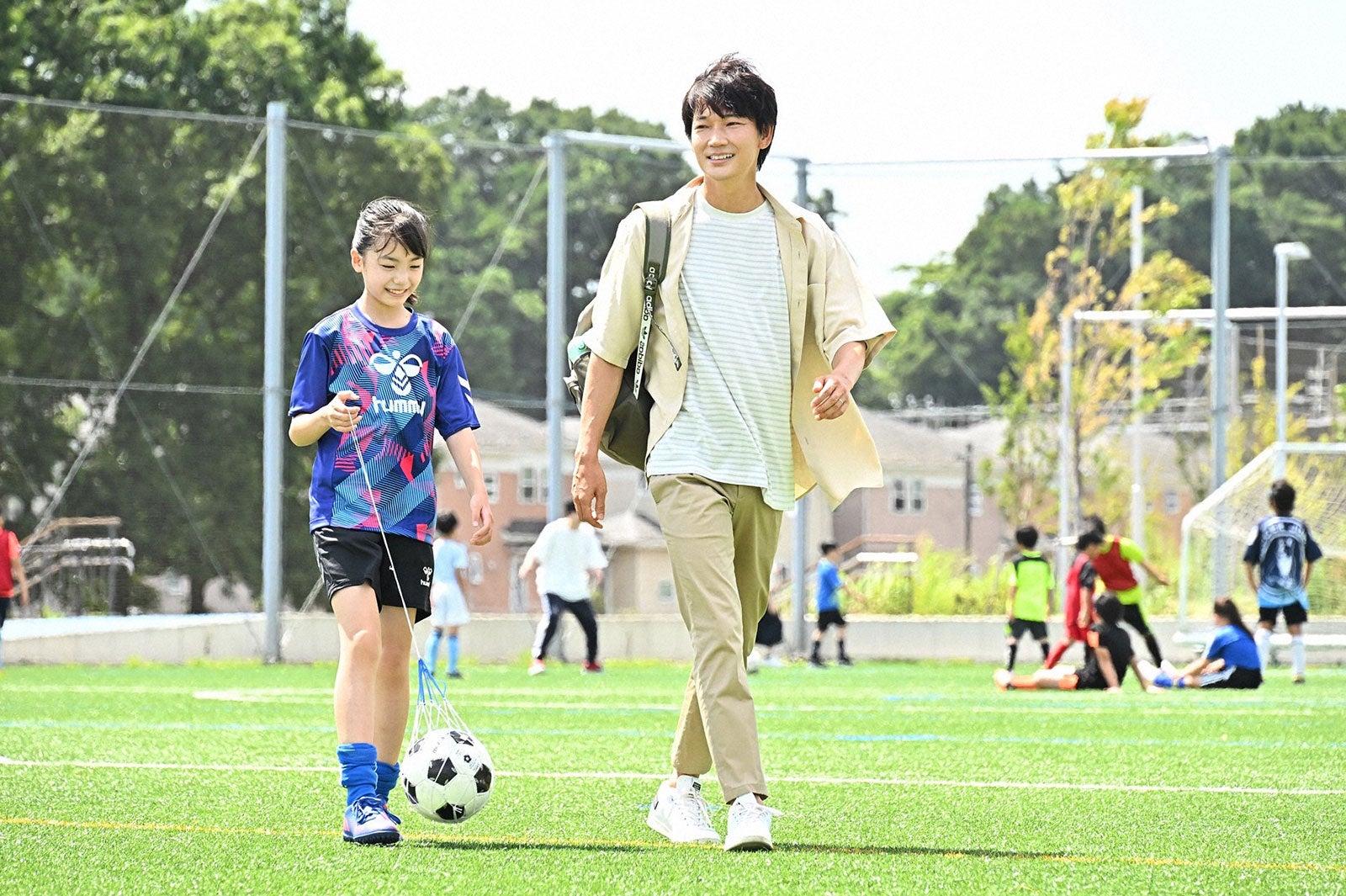 稲垣来泉、綾野剛／「オールドルーキー」第6話より（C）TBS