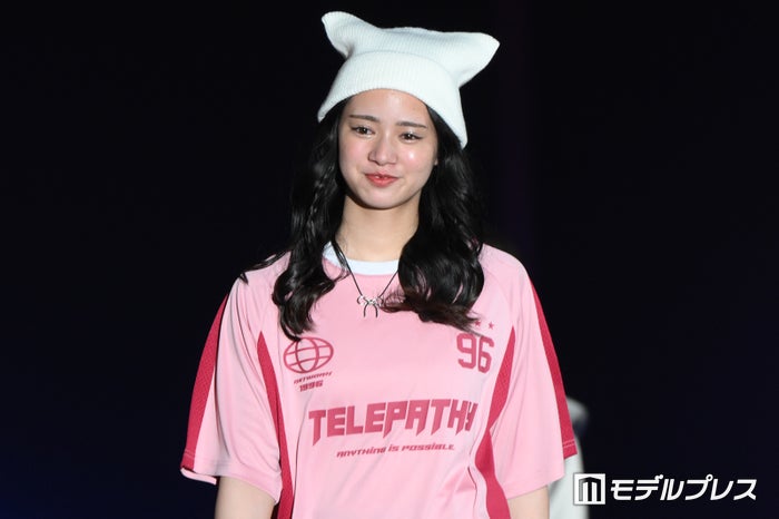 オリックス宮城大弥投手の妹・弥生がランウェイデビュー 笑顔絶やさず闊歩【TGC teen ICHINOSEKI 2024】
