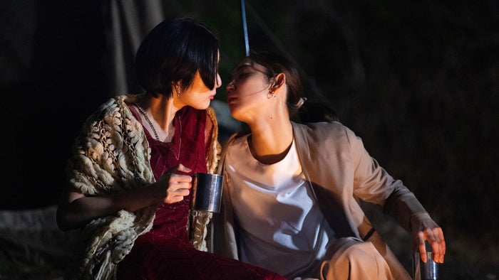 片山萌美、山谷花純「セフレの品格 ドラマ版 SEASON2」（C）2025日活