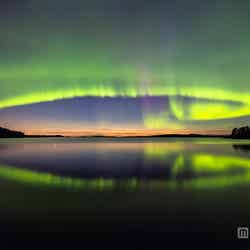 秋だけの名物“逆さオーロラ”/画像提供:フィンランド政府観光局