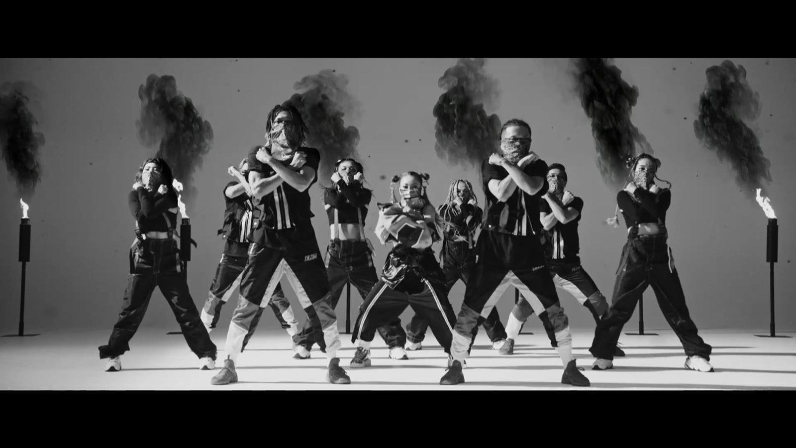 倖田來未「GOLDFINGER 2019」ミュージックビデオより（画像提供：avex）