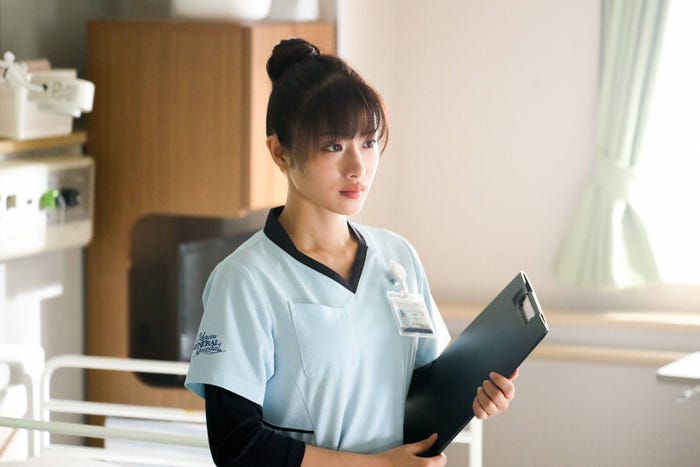 石原さとみ/「アンサング・シンデレラ 病院薬剤師の処方箋」第4話より(C)フジテレビ