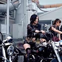 「ギンガムチェック」のミュージックビデオより