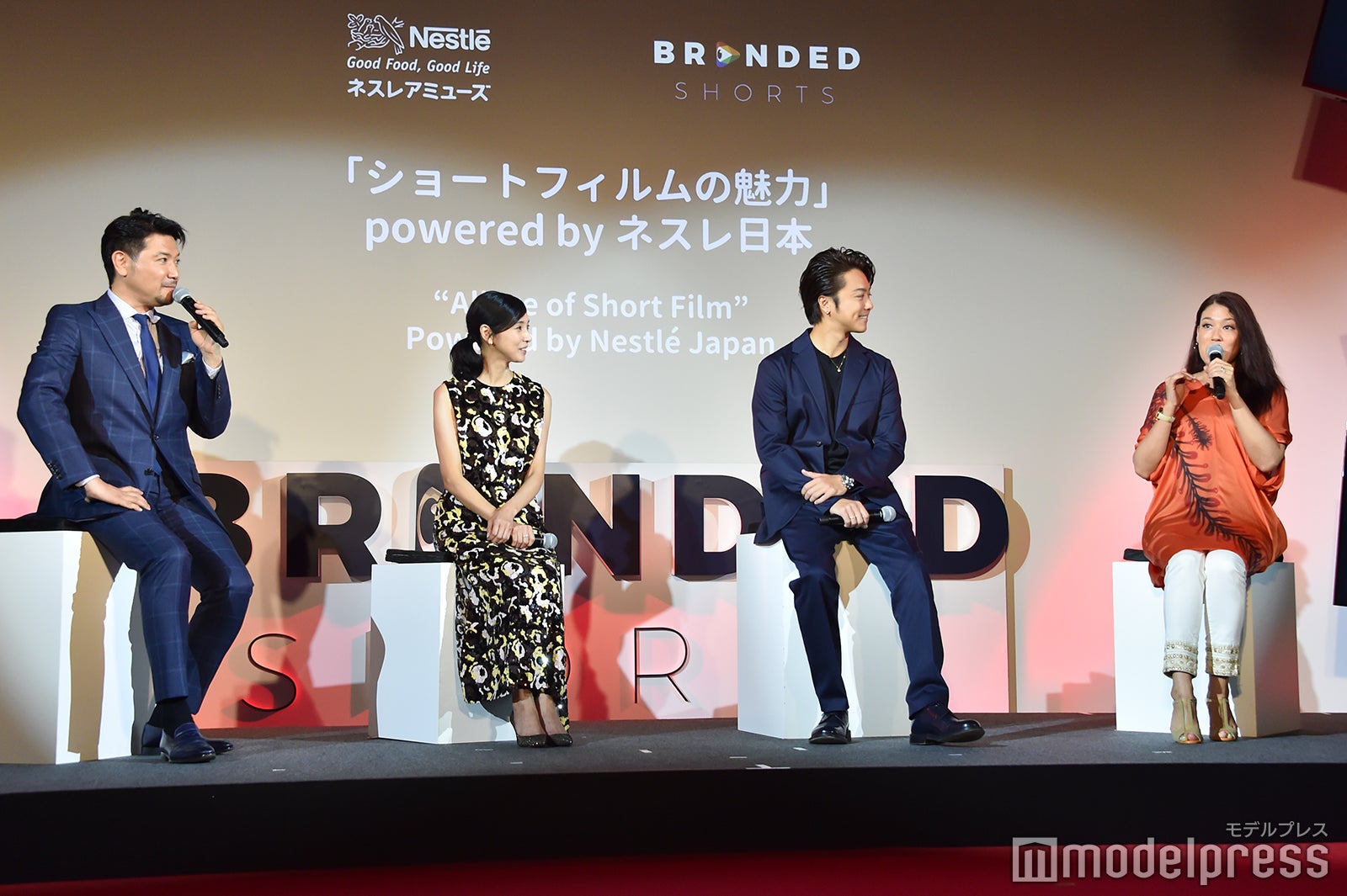 （左から）別所哲也、黒木瞳、TAKAHIRO、LiLiCo（C）モデルプレス