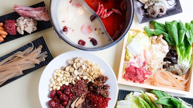 スープ春雨麻辣湯×美辛火鍋 華火／画像提供：JOY