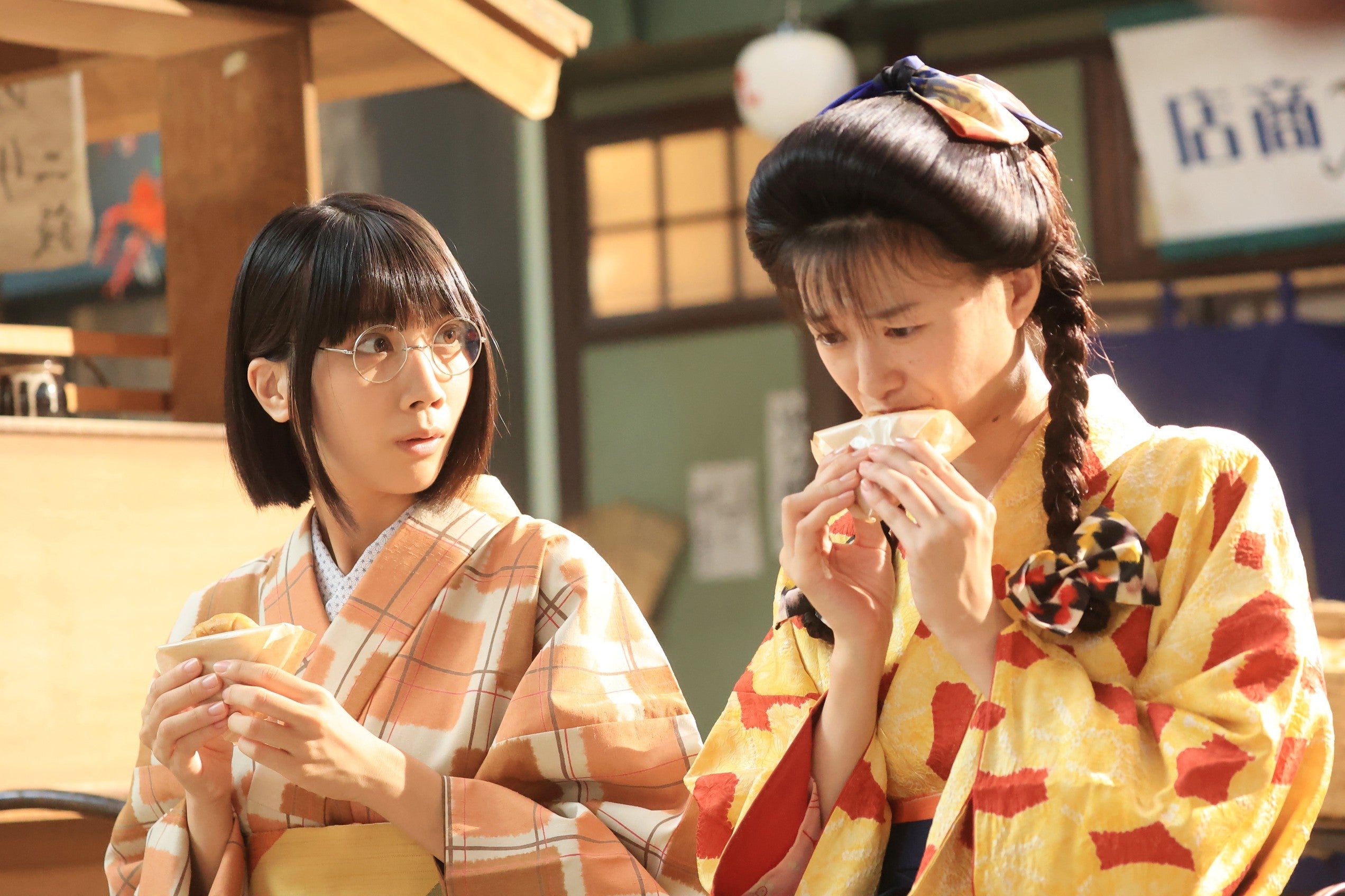 松本穂香、片山友希「嘘解きレトリック」第3話（C）フジテレビ