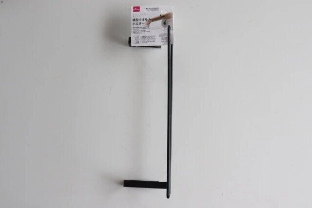 ダイソーの棚下キッチンタオルホルダー（横型）のパッケージ