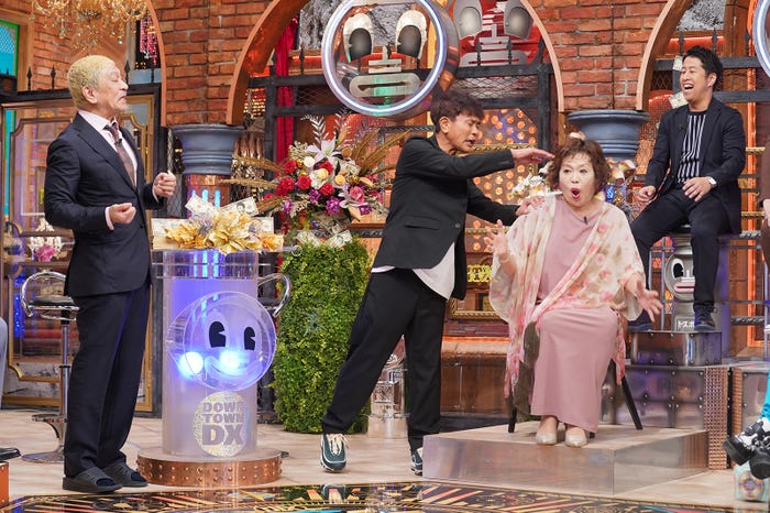 ダウンタウン(松本人志、浜田雅功)、上沼恵美子(C)読売テレビ