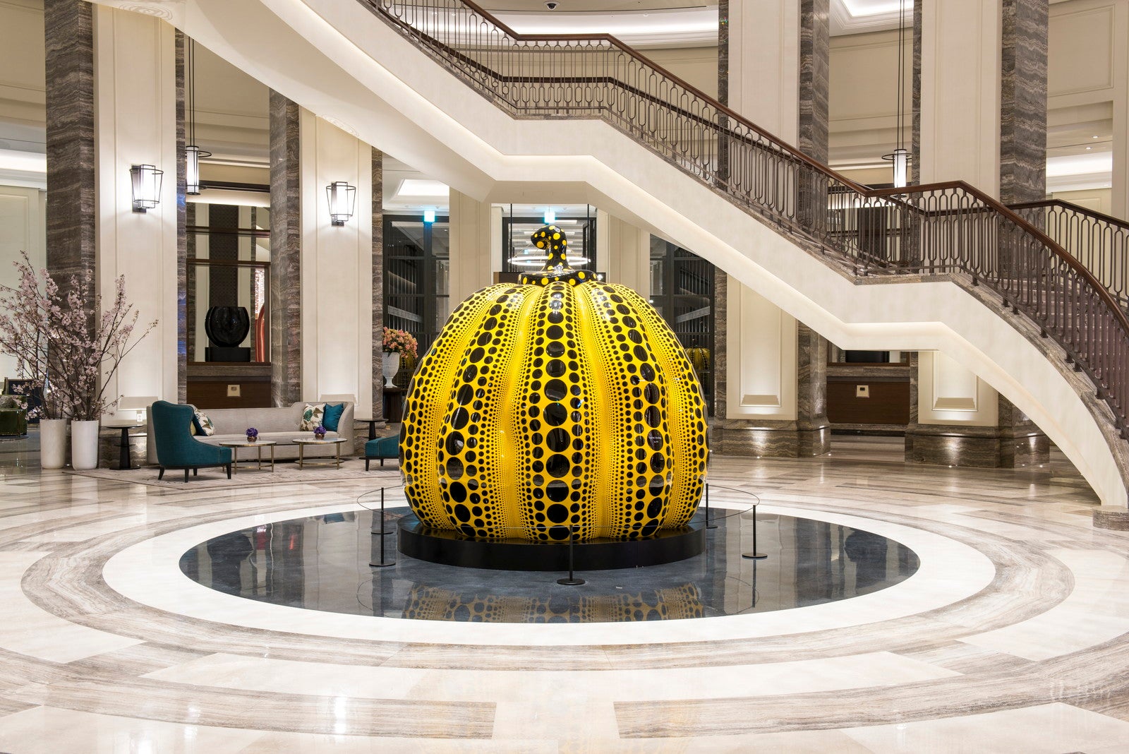Kusama Yayoi_Great Gigantic Pumpkin（提供写真）