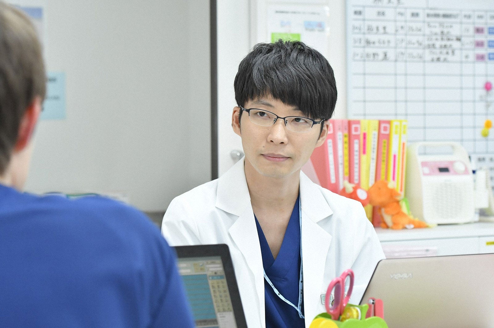 コウノドリ 四宮 星野源 とぶつかるサクラ 綾野剛 の決断は 吾郎 宮沢氷魚 に変化 第4話あらすじ モデルプレス コウノドリ 四宮 星野源 とぶつかるサクラ 綾野剛 の決断は 吾郎 宮沢氷魚 に変化 第4話あらすじ モデルプレス