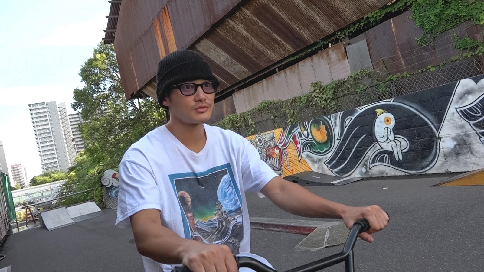 野村周平、止まらぬ奇行・記憶喪失・体に異変…密着モキュメンタリー「夜の顔」登場