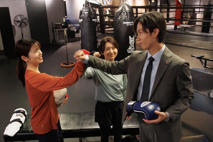 小芝風花、大島優子、阿部亮平「GO HOME~警視庁身元不明人相談室~」第9話より(C)日本テレビ