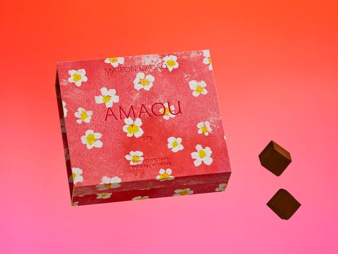 MAISON CACAO「アロマ生チョコレート AMAOU（あまおう、税込3024円）」（提供画像）