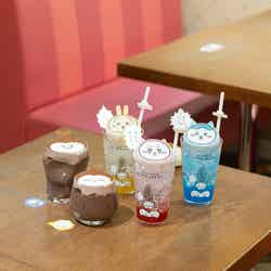 カブトムシのアイスココア990円、カブトムシ(大)アイスココア1,100円、なんか大きい討伐成功!クリームソーダ各1,320円(C)nagano