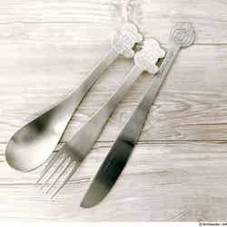 ディナーフォーク/ディナースプーン 各900円(税別)ディナーナイフ 1,100円(税別)(提供写真)