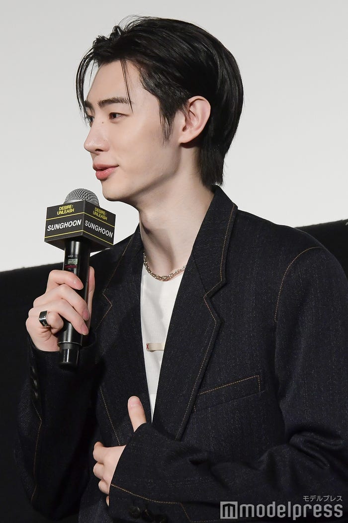 コンセプトシネマを観たファンが笑うかなと思っていたと明かすSUNGHOON(ソンフン)(C)モデルプレス