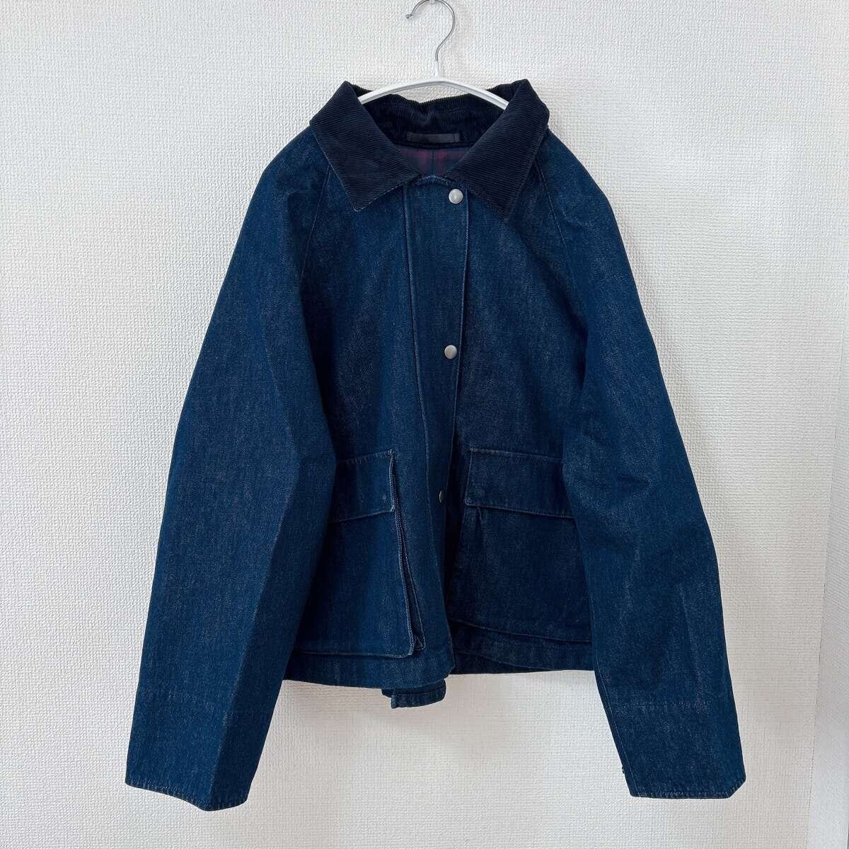ユニクロ　ユーティリティショートジャケットデニム　ネイビー着用全体