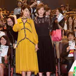 香港で映画「少女」の舞台挨拶を行った本田翼（右）と山本美月（C）2016「少女」製作委員会