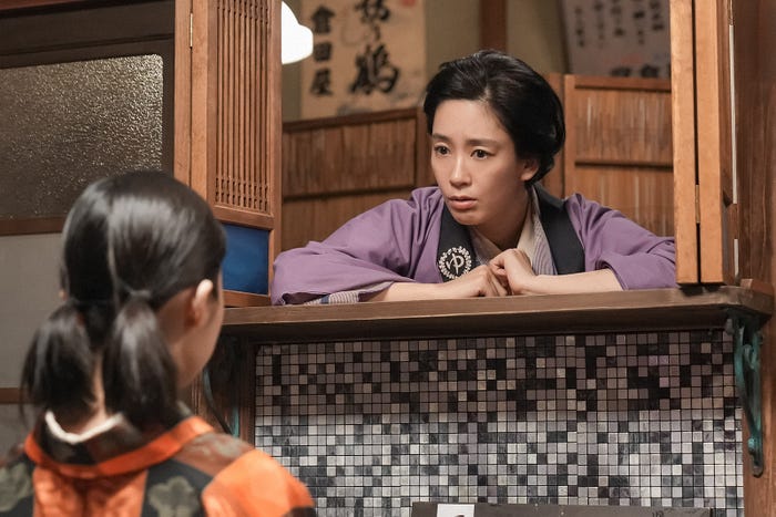 趣里、水川あさみ「ブギウギ」第11話(C)NHK