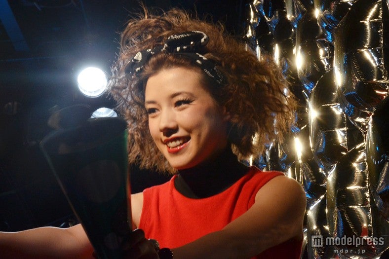 結婚＆妊娠3ヶ月発表後、初の公の場に登場した仲里依紗