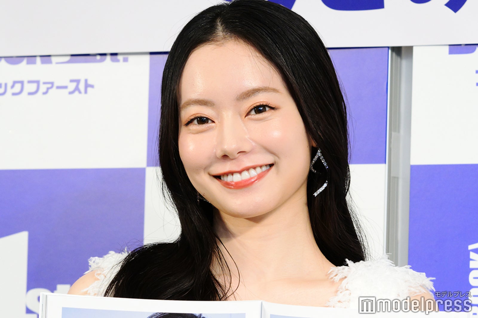 なごみ「久々に前髪復活」新ヘアに絶賛の声「ビジュ最強」「透明感爆発」