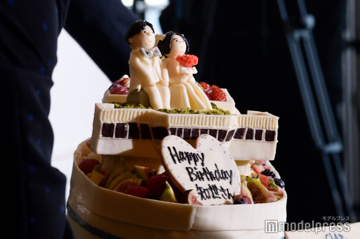 原田知世へのバースデーケーキ (C)モデルプレス