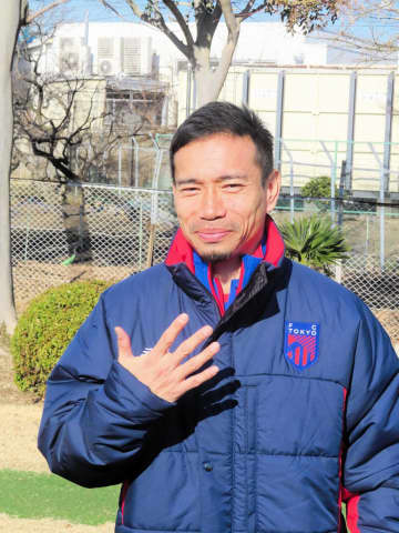 FC東京・長友佑都がW杯イヤー始動「人生最大の勝負の年」前人未到の5大会連続W杯へ ネットでは選出議論も「必要ない。時間の無駄」