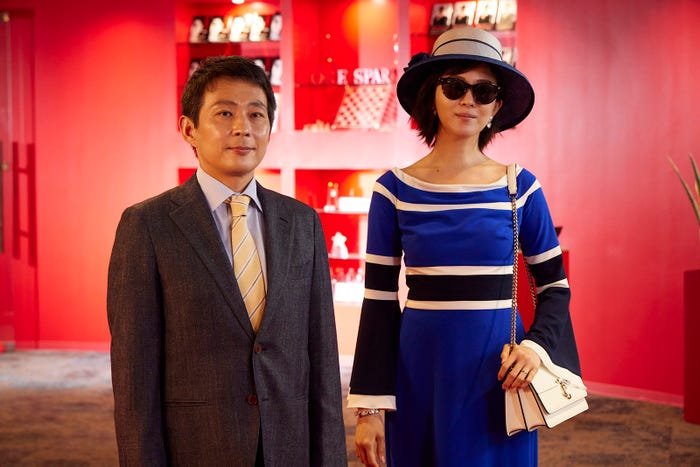 (右)比嘉愛未/「純愛ディソナンス」第3話より(C)フジテレビ