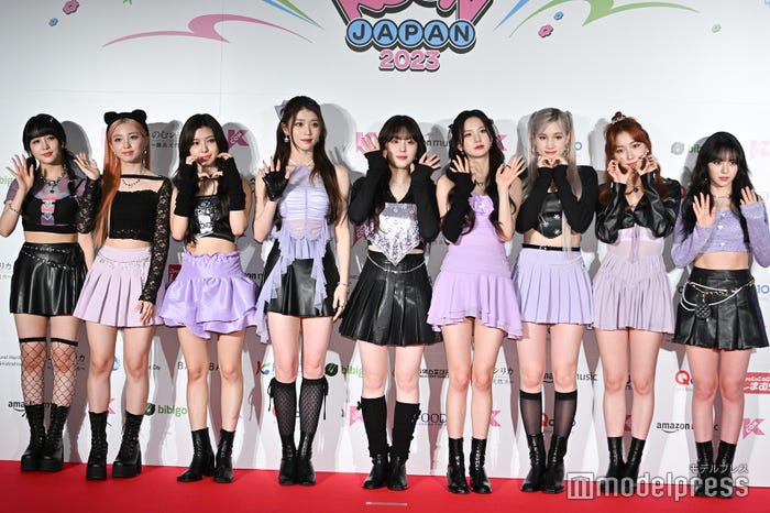 Kep1er(左から)ヒカル、イェソ、ダヨン、シャオティン、チェヒョン、ユジン、ヒュニンバヒエ、ヨンウン、マシロ (C)モデルプレス