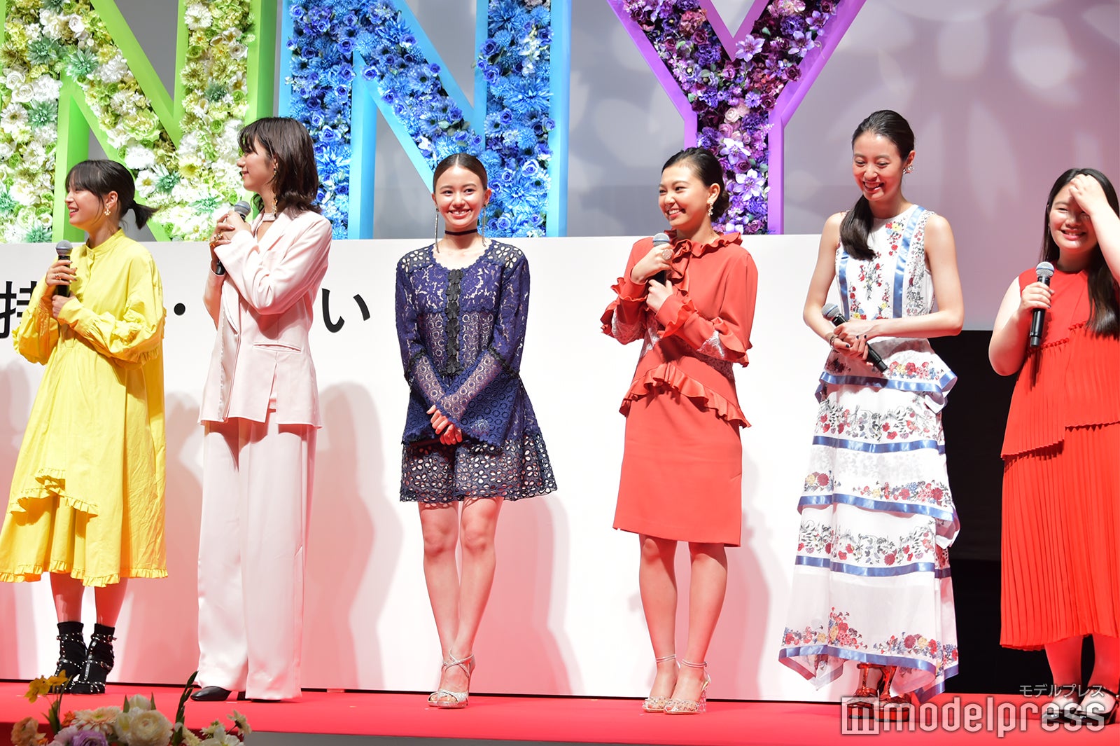 広瀬すず、池田エライザ、山本舞香、野田美桜、田辺桃子、富田望生（C）モデルプレス