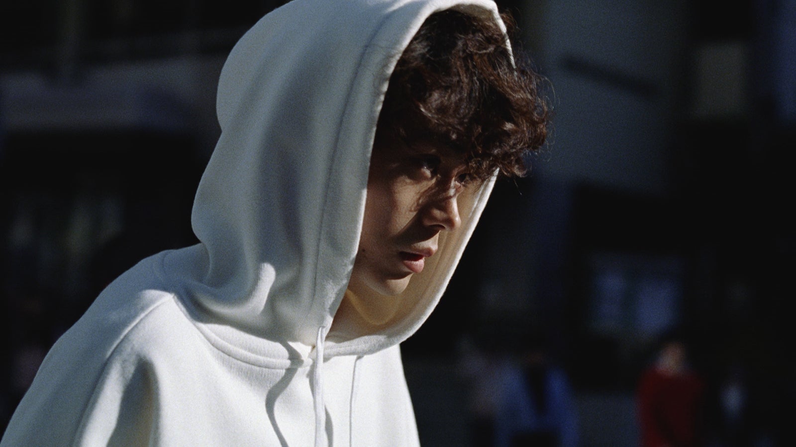 新CMより（提供写真）