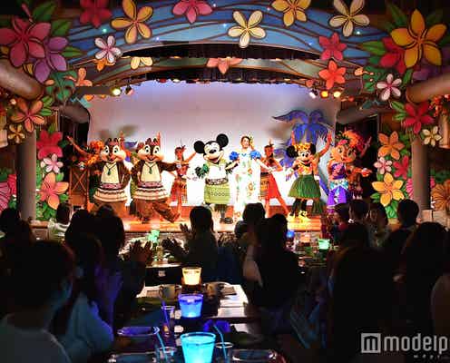ディズニーランド、新ディナーショー初お披露目 ミッキーたちがゲストの“記念日”を祝福
