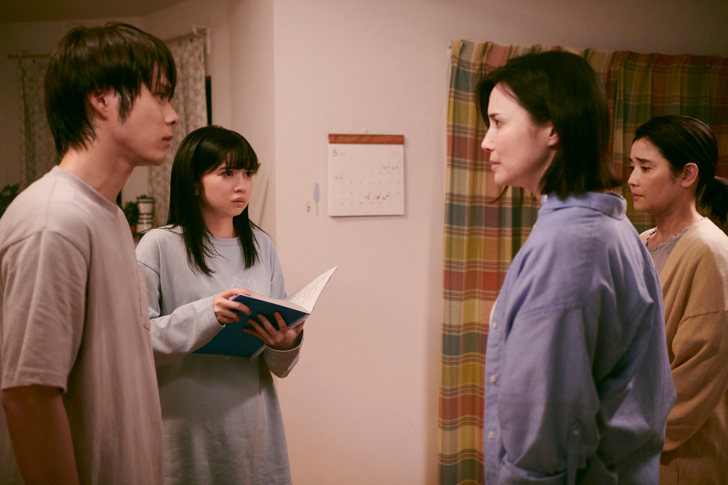 細田佳央太、桜田ひより、美村里江、石田ひかり「あの子の子ども」第9話より（C）カンテレ