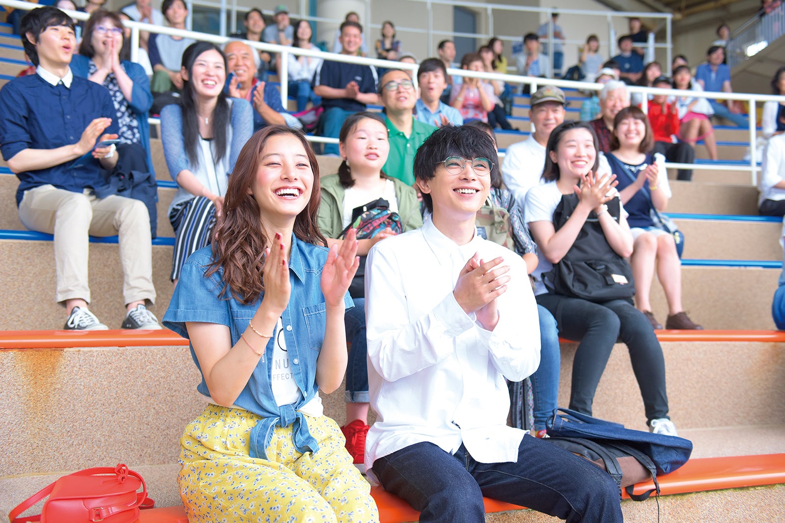 吉沢亮＆新木優子が江の島デート “お互いに撮影”リアルな映像に胸キュン＜あのコの、トリコ。＞