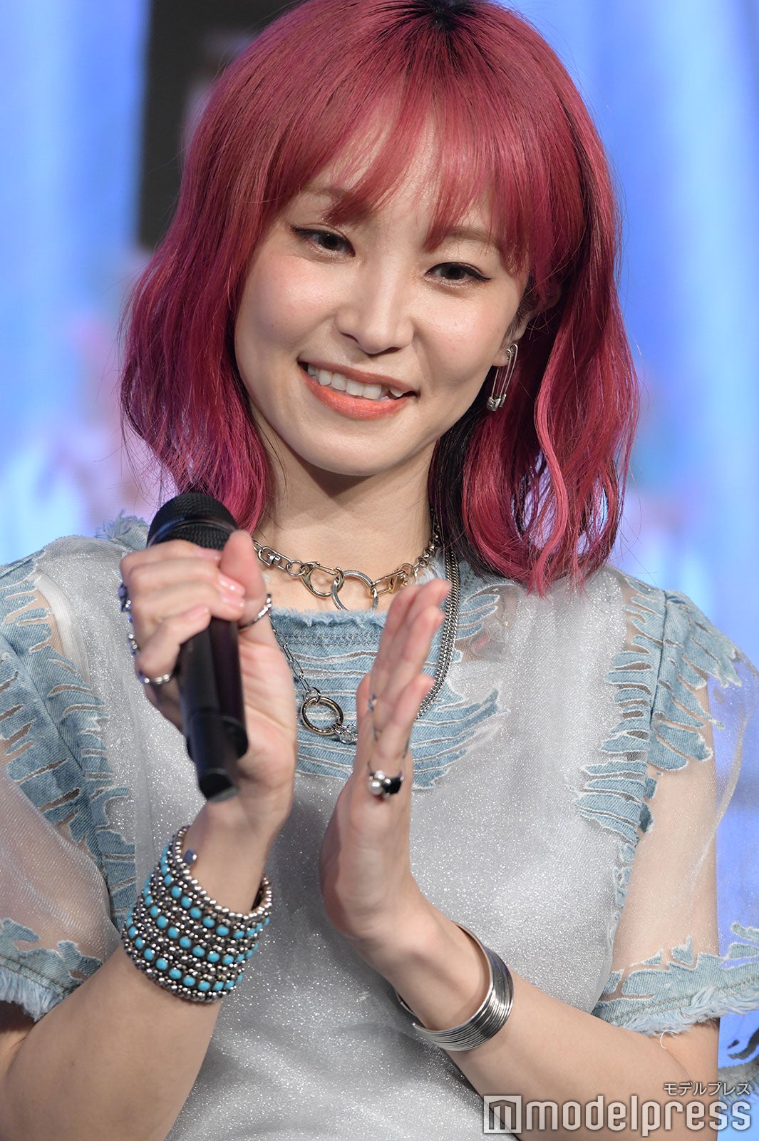 LiSA（C）モデルプレス