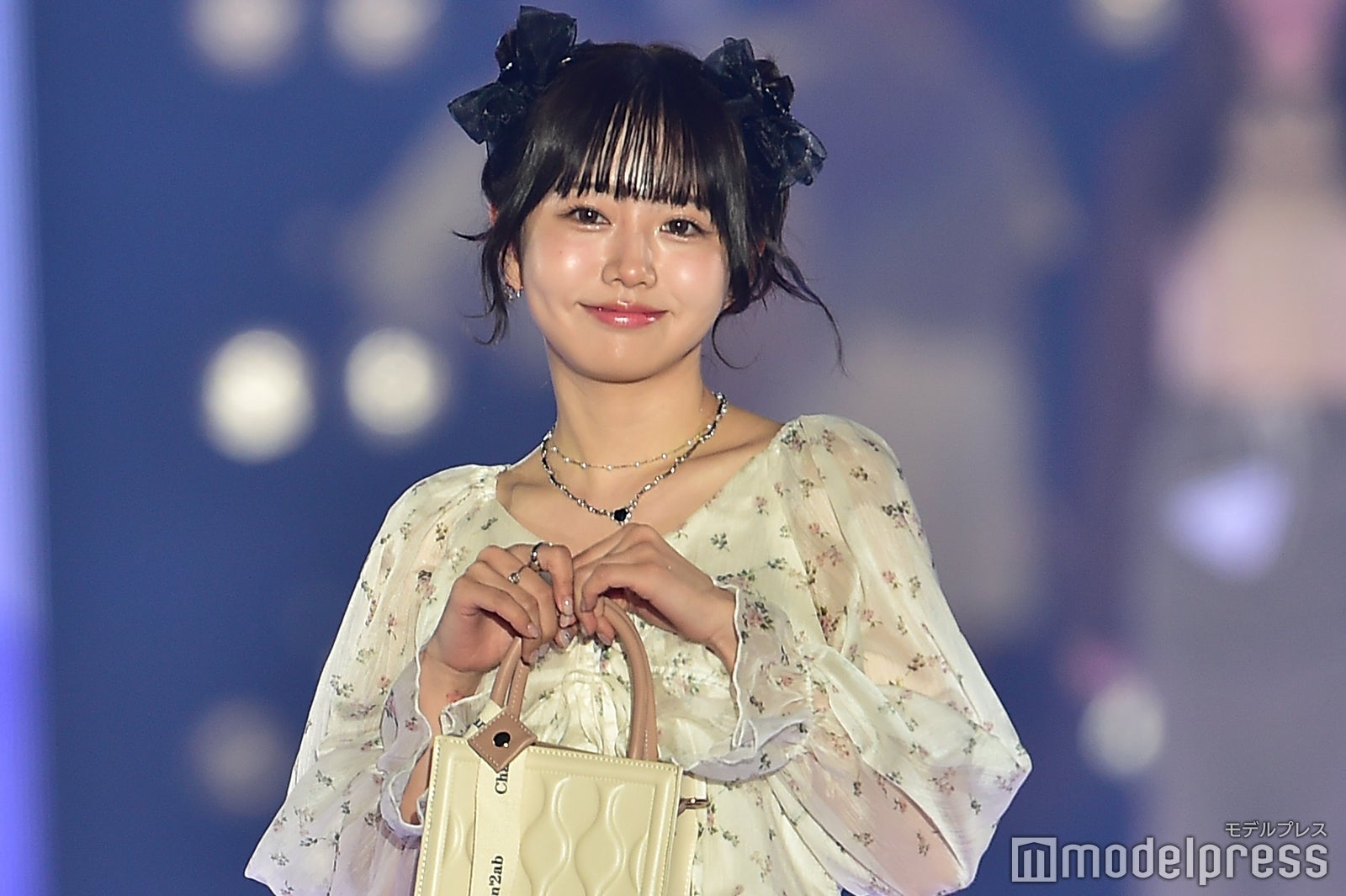 「花束オオカミ」で話題の韓国人インフルエンサー・ちせ、透け素材＆ちらりウエストにドキッ＜関西コレクション 2023 A／W＞