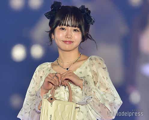 「花束オオカミ」で話題の韓国人インフルエンサー・ちせ、透け素材&ちらりウエストにドキッ<関西コレクション 2023 A/W>