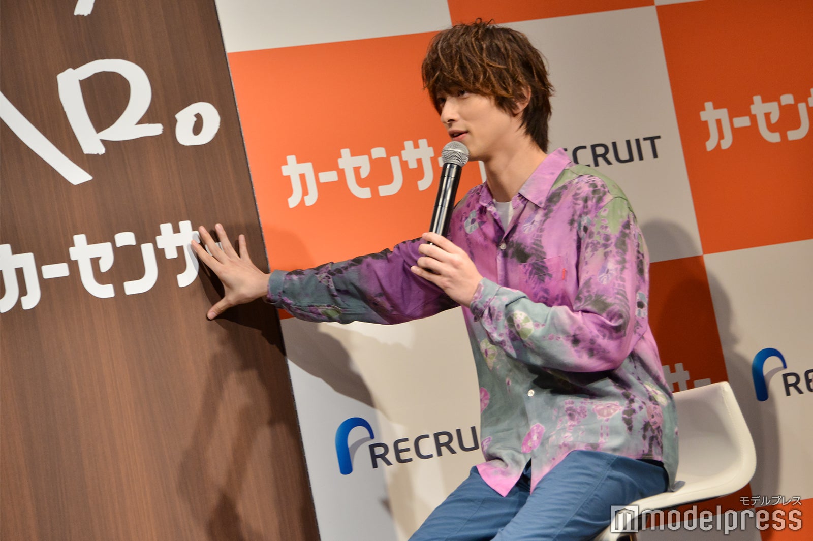 ステージにセットされた“ドア”が気になる横浜流星（C）モデルプレス