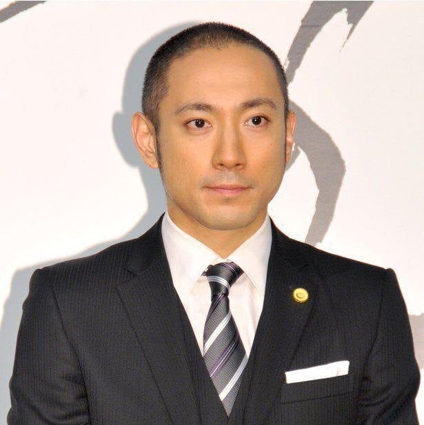 市川海老蔵の長男・勸玄くん、紋付き袴できっちり正座 「立派な歌舞伎