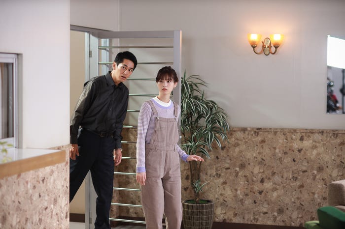 永山絢斗、西野七瀬/「言霊荘」第5話より(C)テレビ朝日