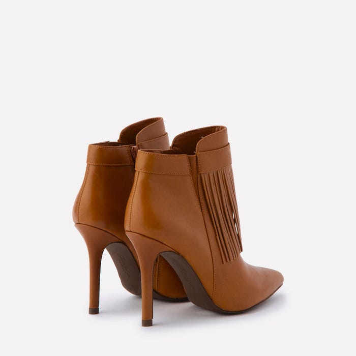 フリンジブーティ「CHARLES & KEITH」21,060円(税込)/画像提供:CHARLES & KEITH