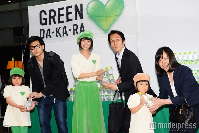 大人になったグリーンダカラちゃんに沖縄出身の美女 1000人のオーディションより抜擢 モデルプレス 大人になったグリーンダカラちゃんに沖縄出身の美女 1000人のオーディションより抜擢 モデルプレス