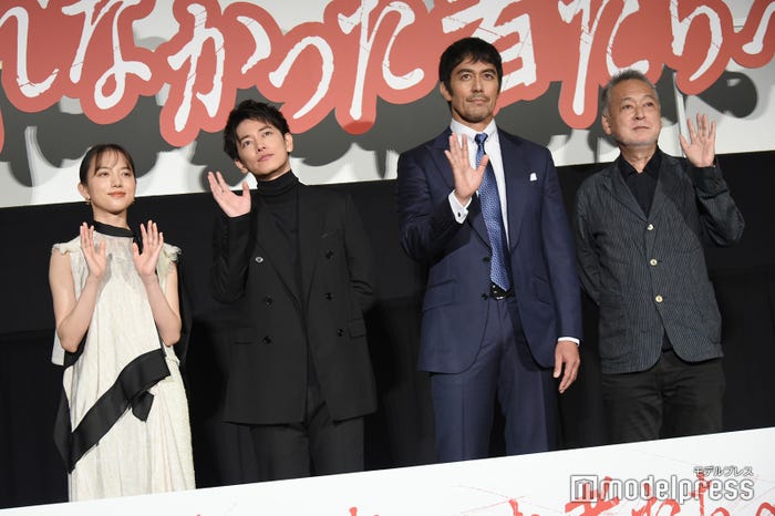 清原果耶、佐藤健、阿部寛、瀬々敬久監督(C)モデルプレス